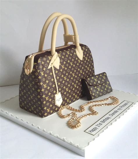 Tutorial: Louis Vuitton Cake 